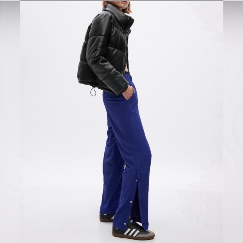 GapFit Snap-Hem Fleece-Lined Sweatpants - Picture 2 of 4